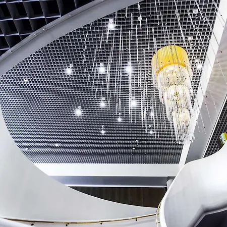 Radisson Blu Marina Palace Hotel, Hotell