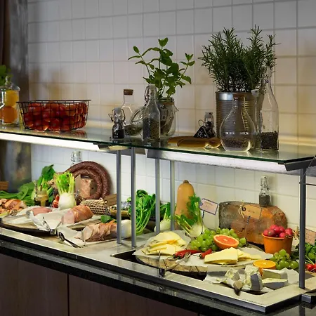 Radisson Blu Marina Palace Hotel, Otel