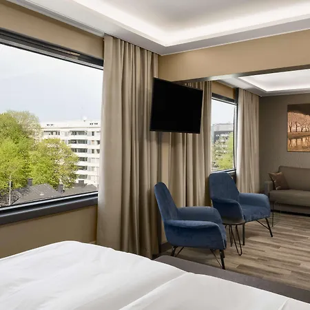 Radisson Blu Marina Palace Hotel, 4*