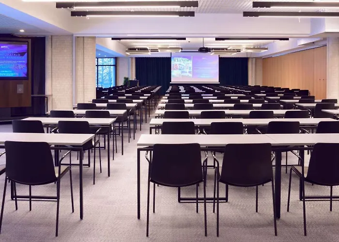 Radisson Blu Marina Palace Hotel, فندق 4*