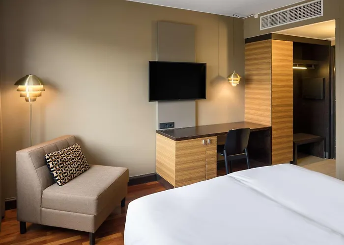 Отель Radisson Blu Marina Palace Hotel, 4*