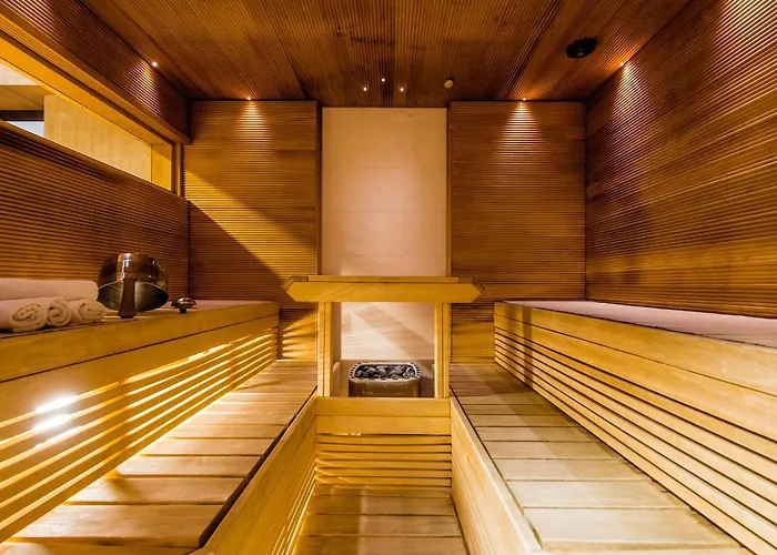 Отель Radisson Blu Marina Palace Hotel,